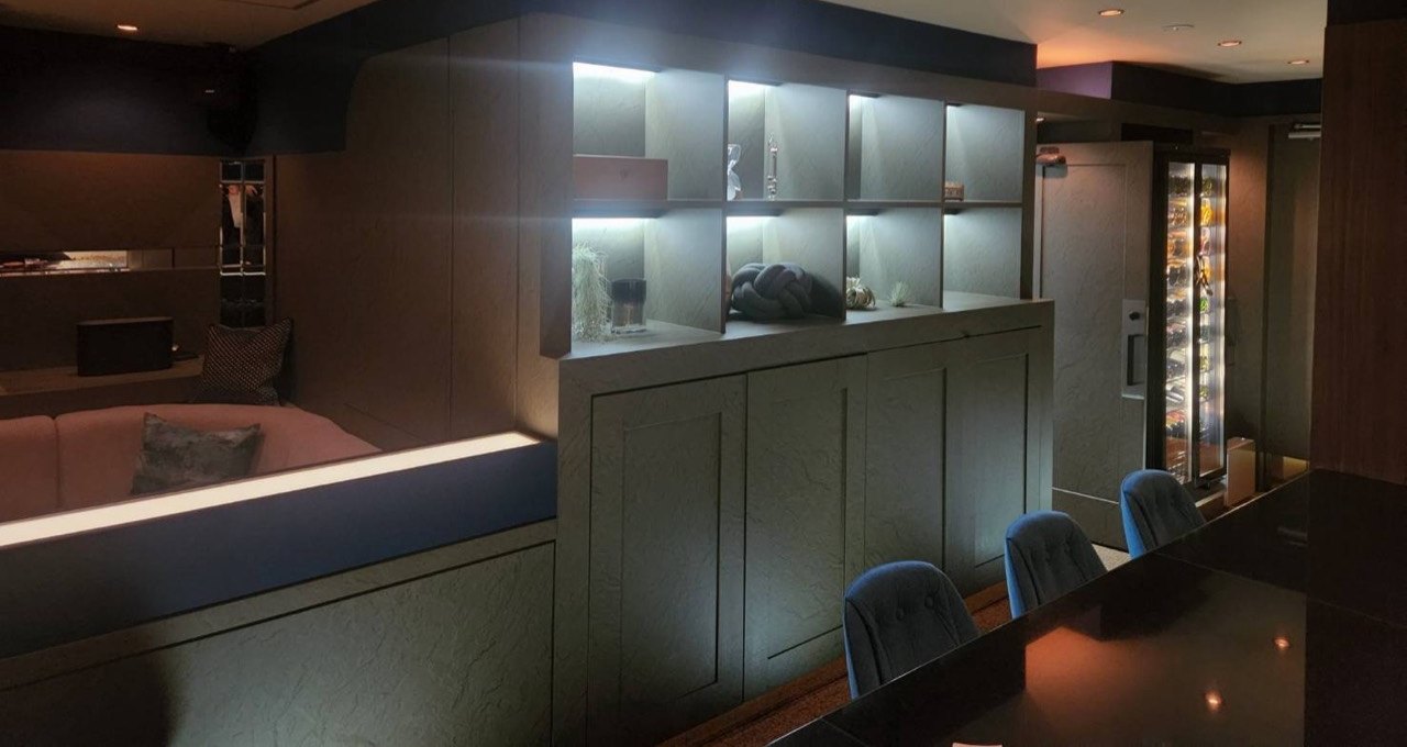 ROYAL LOUNGEの落ち着いた店内